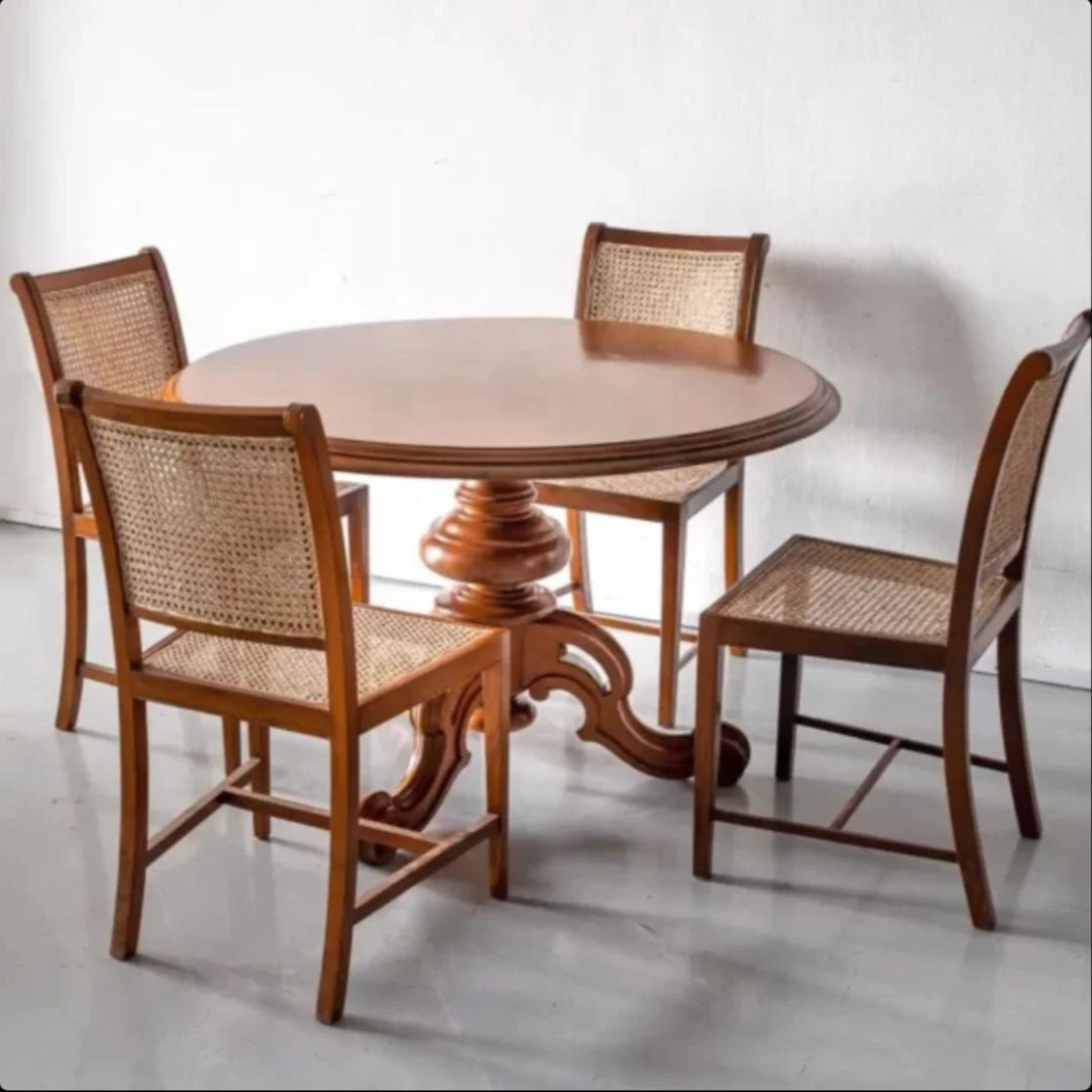 Trim Dining Table