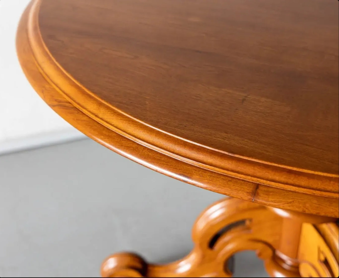 Trim Dining Table